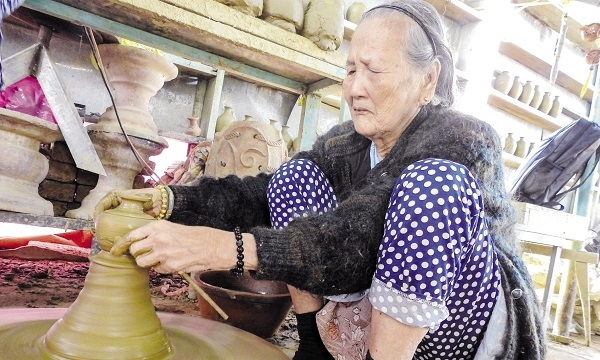 Nghệ nhân xuyên thế kỷ ở làng gốm cổ Thanh Hà
